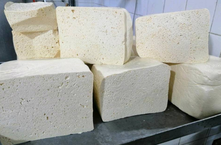 Queso Fresco Latino (El Precio Es Por Kilo)